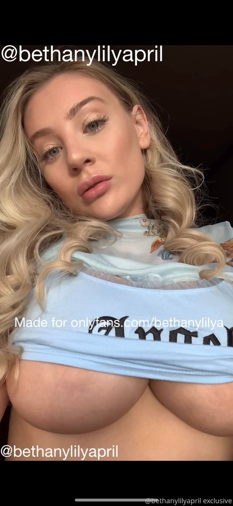 Foto di nudo di fuga di OnlyFans di Beth Lily