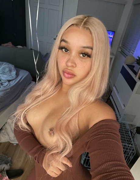 Foto di nudo di fuga di OnlyFans di Belizeanprincesss
