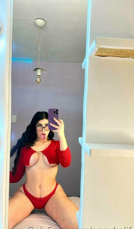 Foto di nudo di fuga di OnlyFans di Annykalif