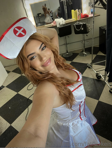 Foto di nudo di fuga di OnlyFans di Kelsey Calemine