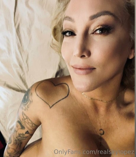 Foto di nudo di fuga di OnlyFans di Sky Lopez
