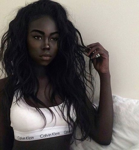 Foto di nudo di fuga di OnlyFans di Amira West