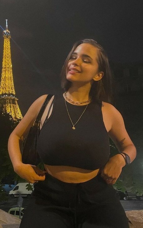 Foto di nudo di fuga di OnlyFans di Lucile