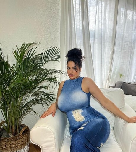 Foto di nudo di fuga di OnlyFans di Annamaria