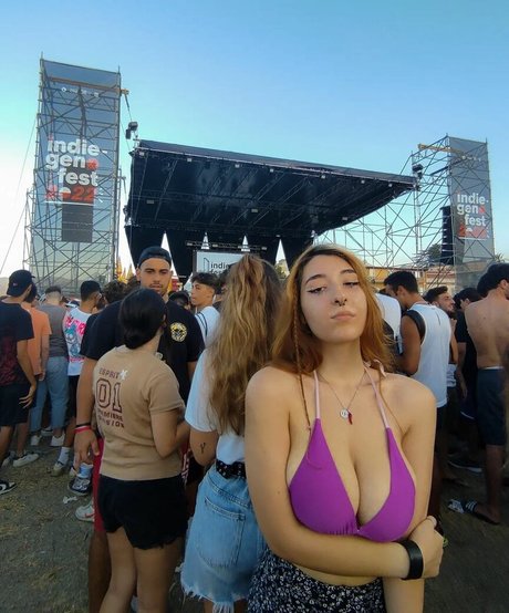 Foto di nudo di fuga di OnlyFans di Doania