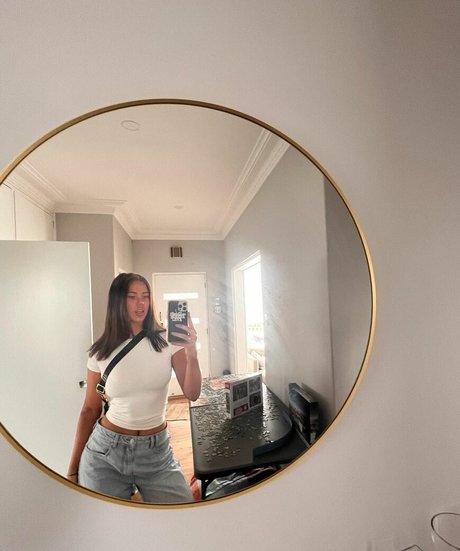 Foto di nudo di fuga di OnlyFans di Emilia Dettorre