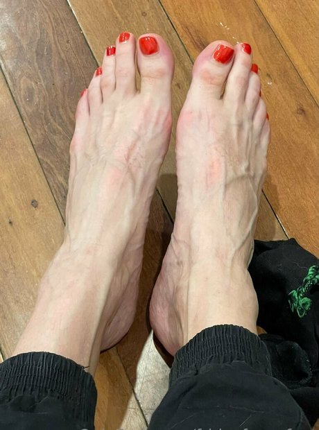 Foto di nudo di fuga di OnlyFans di Fridayfancyfeet