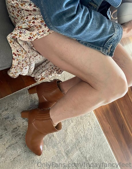 Foto di nudo di fuga di OnlyFans di Fridayfancyfeet
