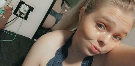 Foto di nudo di fuga di OnlyFans di Sadiegoldfree