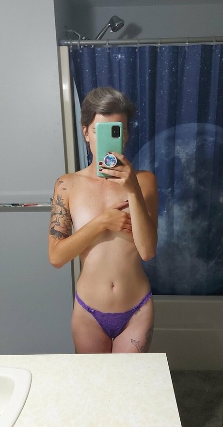 Foto di nudo di fuga di OnlyFans di Vyxsin0069