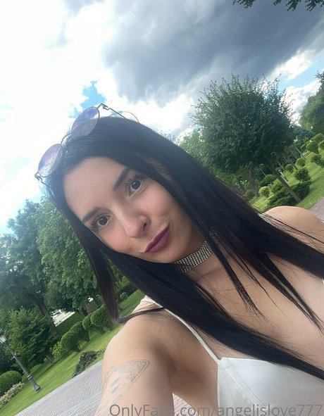 Foto di nudo di fuga di OnlyFans di Angelinacrystal
