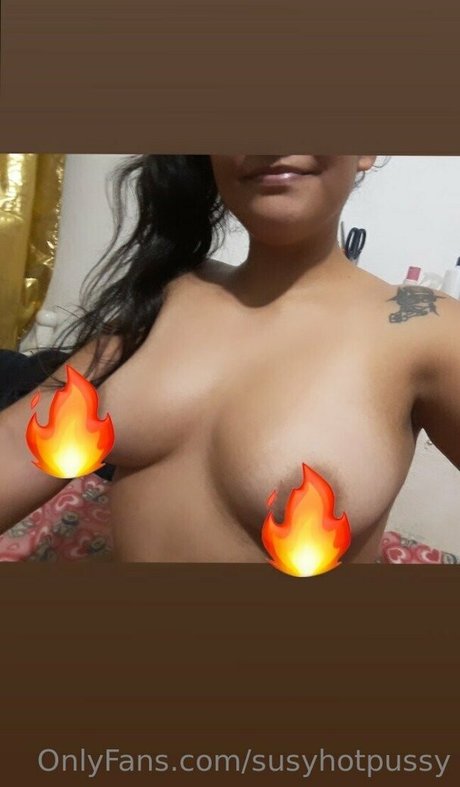 Foto di nudo di fuga di OnlyFans di Susyhotpussy