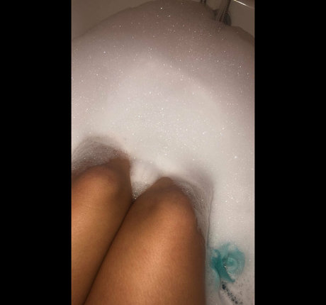 Foto di nudo di fuga di OnlyFans di Lucylucyxxx