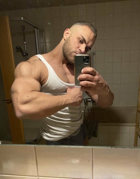 Foto di nudo di fuga di OnlyFans di Flexmusclegod