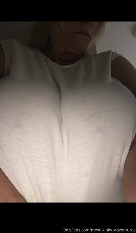 Foto di nudo di fuga di OnlyFans di Mostkinkyadventures