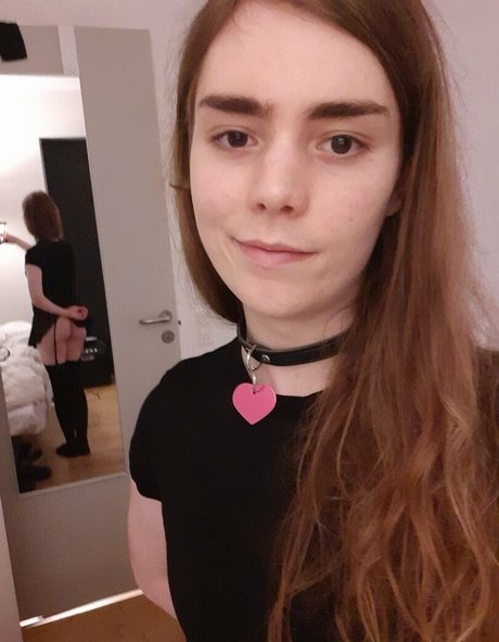 Foto di nudo di fuga di OnlyFans di Dovelark
