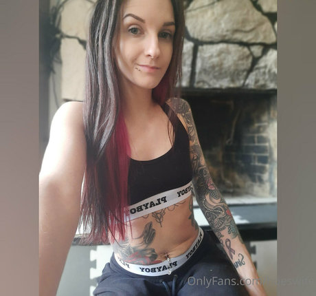 Foto di nudo di fuga di OnlyFans di Hoeswife