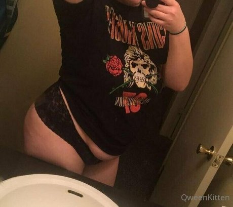 Foto di nudo di fuga di OnlyFans di Qweensensei