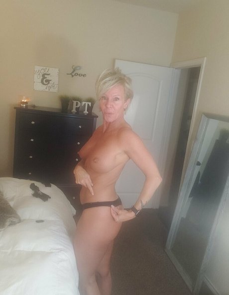 Foto di nudo di fuga di OnlyFans di Anzee