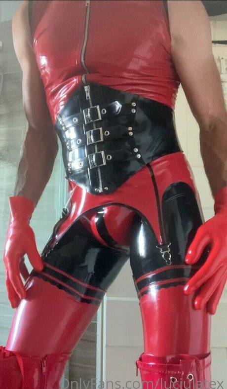 Foto di nudo di fuga di OnlyFans di Luciulatex
