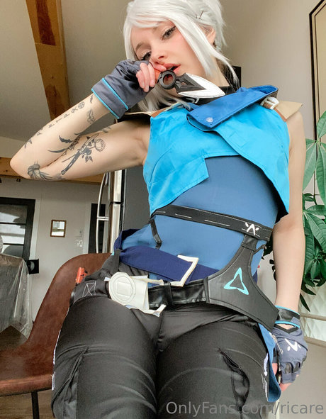 Foto di nudo di fuga di OnlyFans di Ri Care