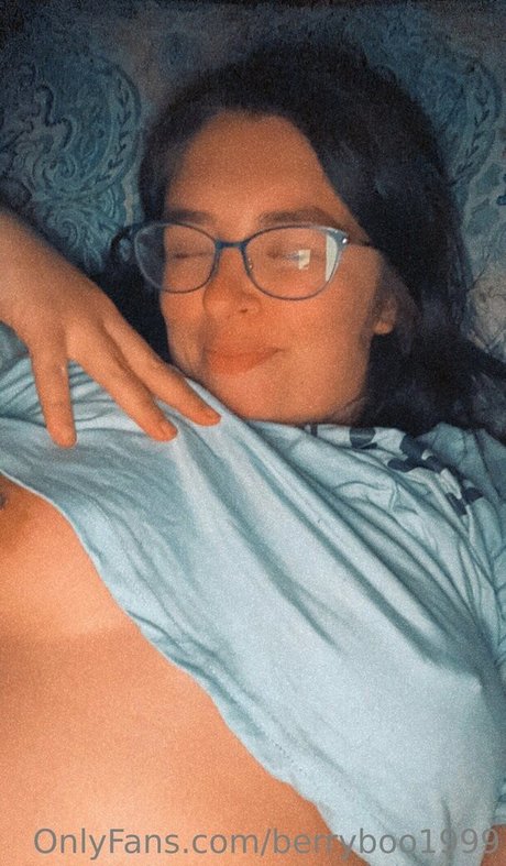 Foto di nudo di fuga di OnlyFans di Berryboo1999