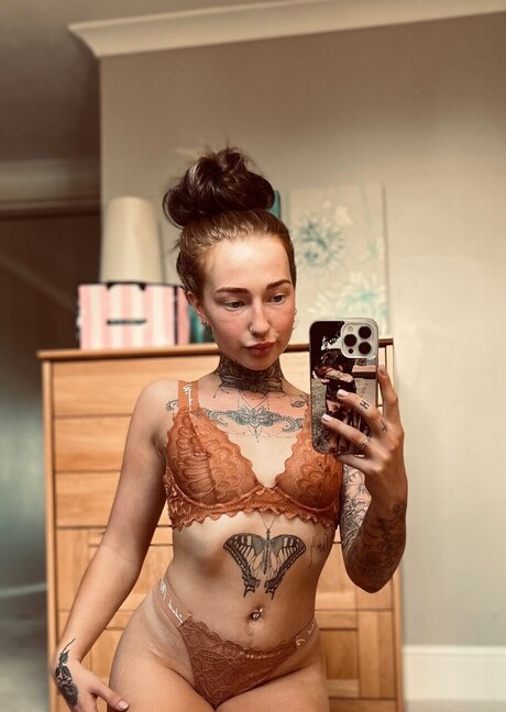 Foto di nudo di fuga di OnlyFans di Slulu
