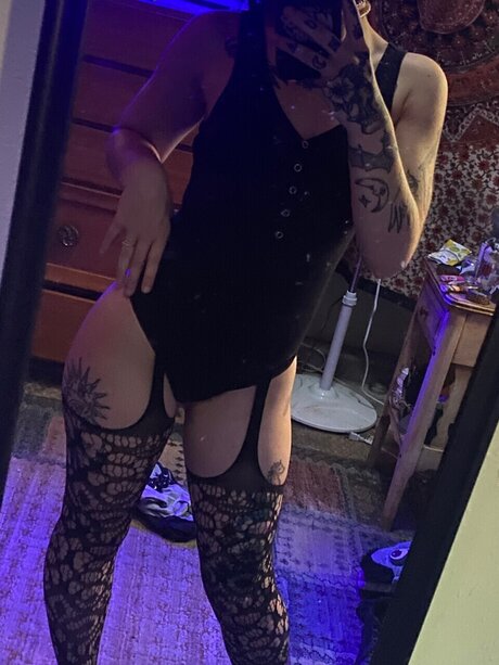 Foto di nudo di fuga di OnlyFans di Gothic Moon