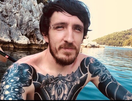 Foto di nudo di fuga di OnlyFans di B4c4rdi