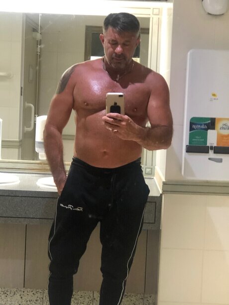 Foto di nudo di fuga di OnlyFans di Milen