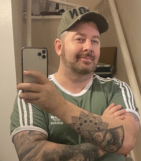 Foto di nudo di fuga di OnlyFans di Mac Savage