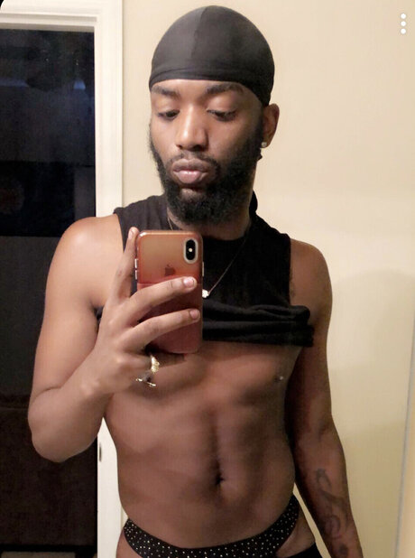 Foto di nudo di fuga di OnlyFans di Djayehenni