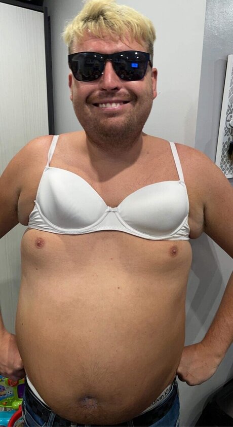 Foto di nudo di fuga di OnlyFans di Big Santos