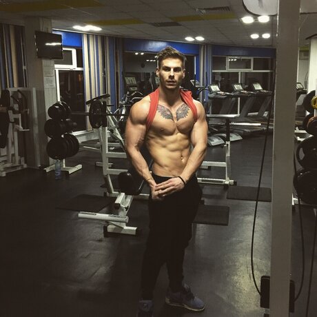 Foto di nudo di fuga di OnlyFans di Poro