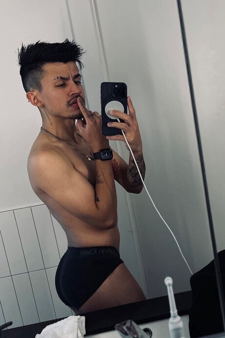 Foto di nudo di fuga di OnlyFans di Loverboy05