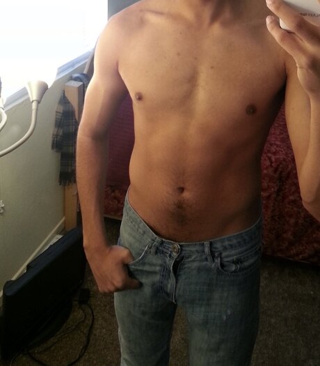 Foto di nudo di fuga di OnlyFans di Lucian