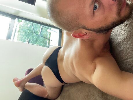 Foto di nudo di fuga di OnlyFans di Ivan