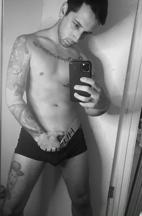 Foto di nudo di fuga di OnlyFans di Aarontorrence