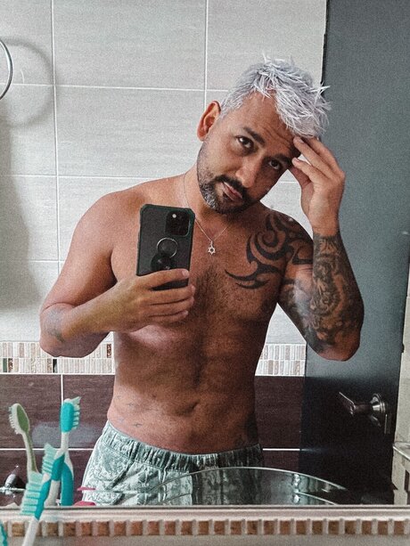 Foto di nudo di fuga di OnlyFans di David