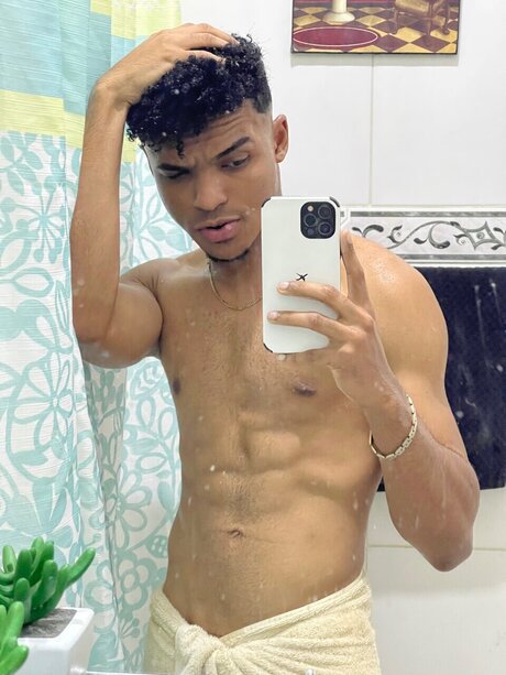 Foto di nudo di fuga di OnlyFans di Elrafi