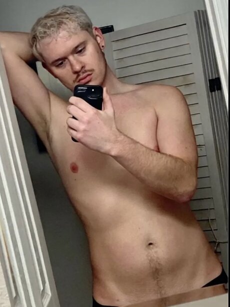 Foto di nudo di fuga di OnlyFans di Tony Perretti