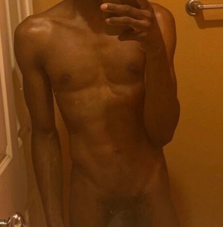 Foto di nudo di fuga di OnlyFans di Tiler