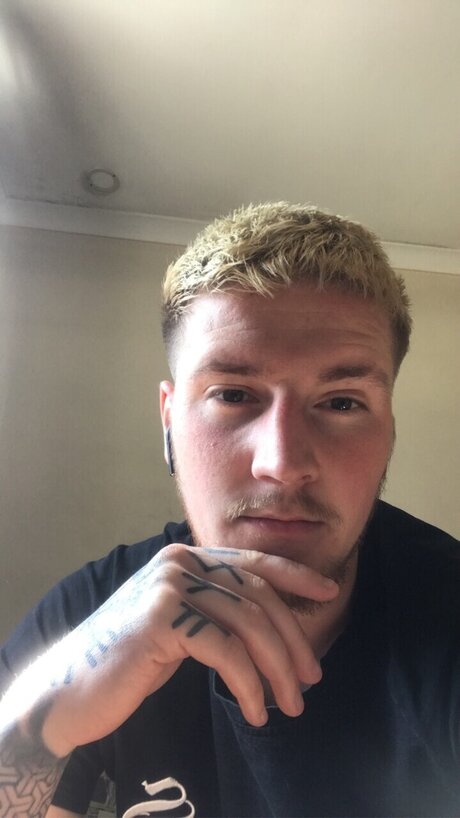 Foto di nudo di fuga di OnlyFans di Ryan