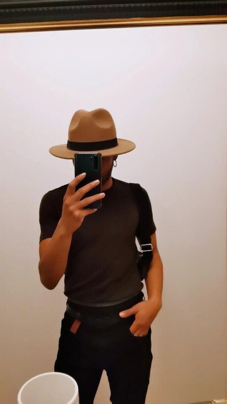 Foto di nudo di fuga di OnlyFans di Melaza
