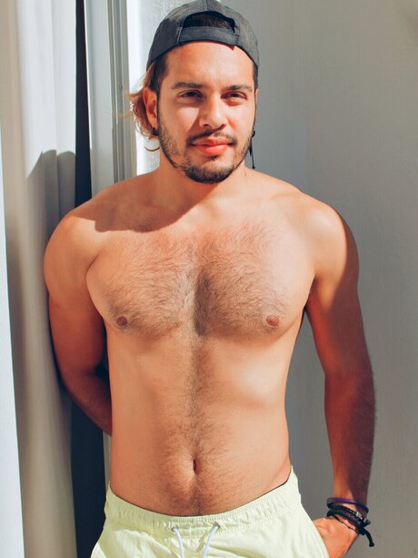 Foto di nudo di fuga di OnlyFans di Anton