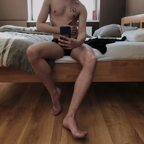 Foto di nudo di fuga di OnlyFans di T