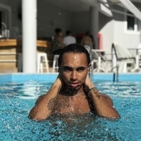 Foto di nudo di fuga di OnlyFans di Himano