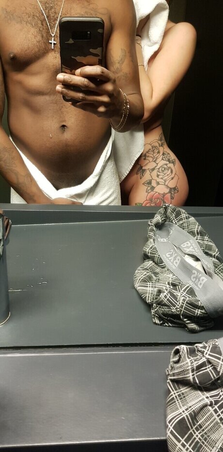 Foto di nudo di fuga di OnlyFans di Duopenotti