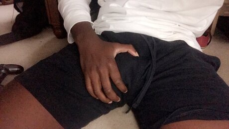 Foto di nudo di fuga di OnlyFans di Salemood