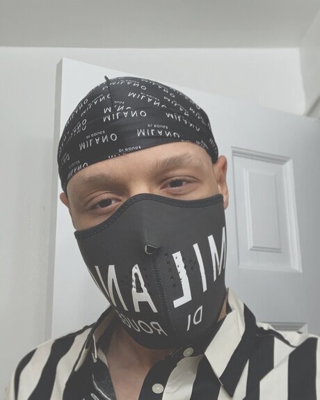 Foto di nudo di fuga di OnlyFans di Maskedlightskin
